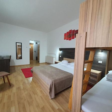 Hotel Mures Toplita  Bagian luar foto