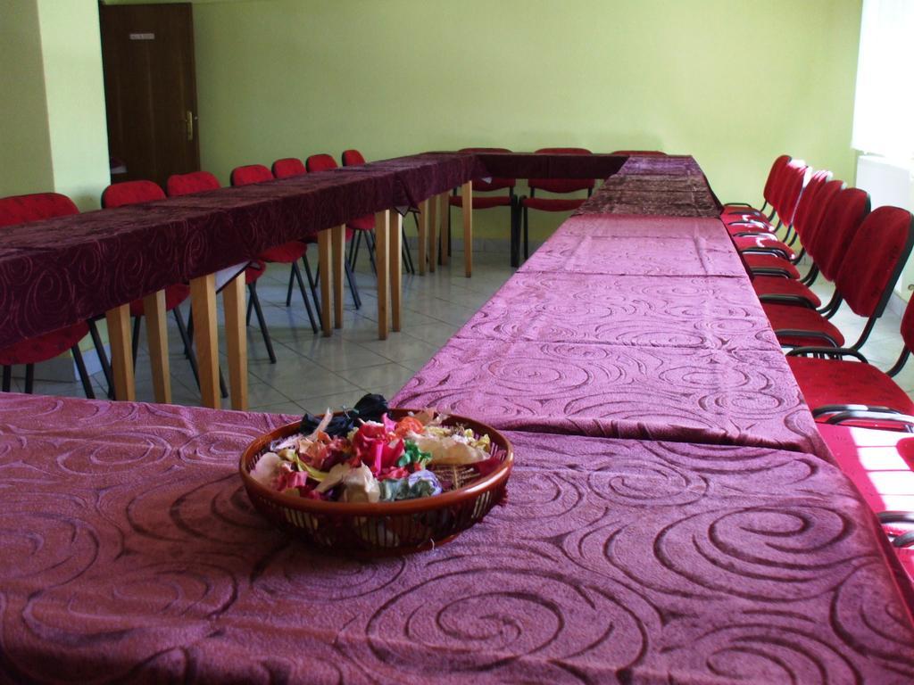 Hotel Mures Toplita  Bagian luar foto