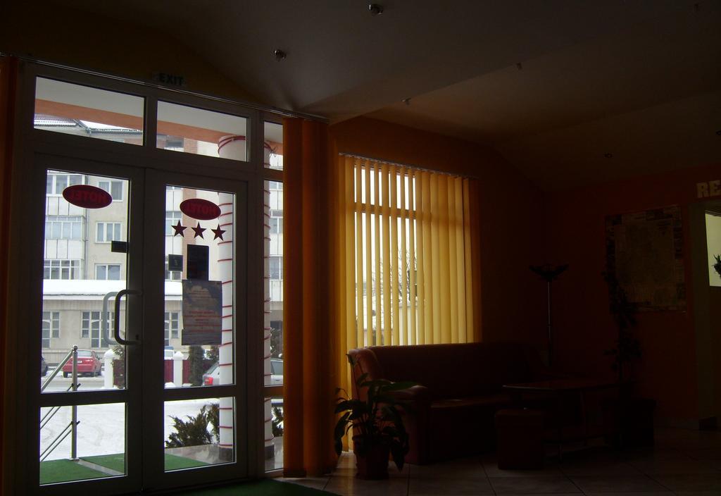 Hotel Mures Toplita  Bagian luar foto