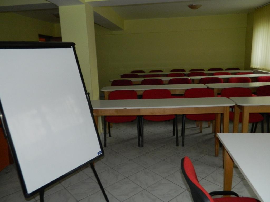 Hotel Mures Toplita  Bagian luar foto